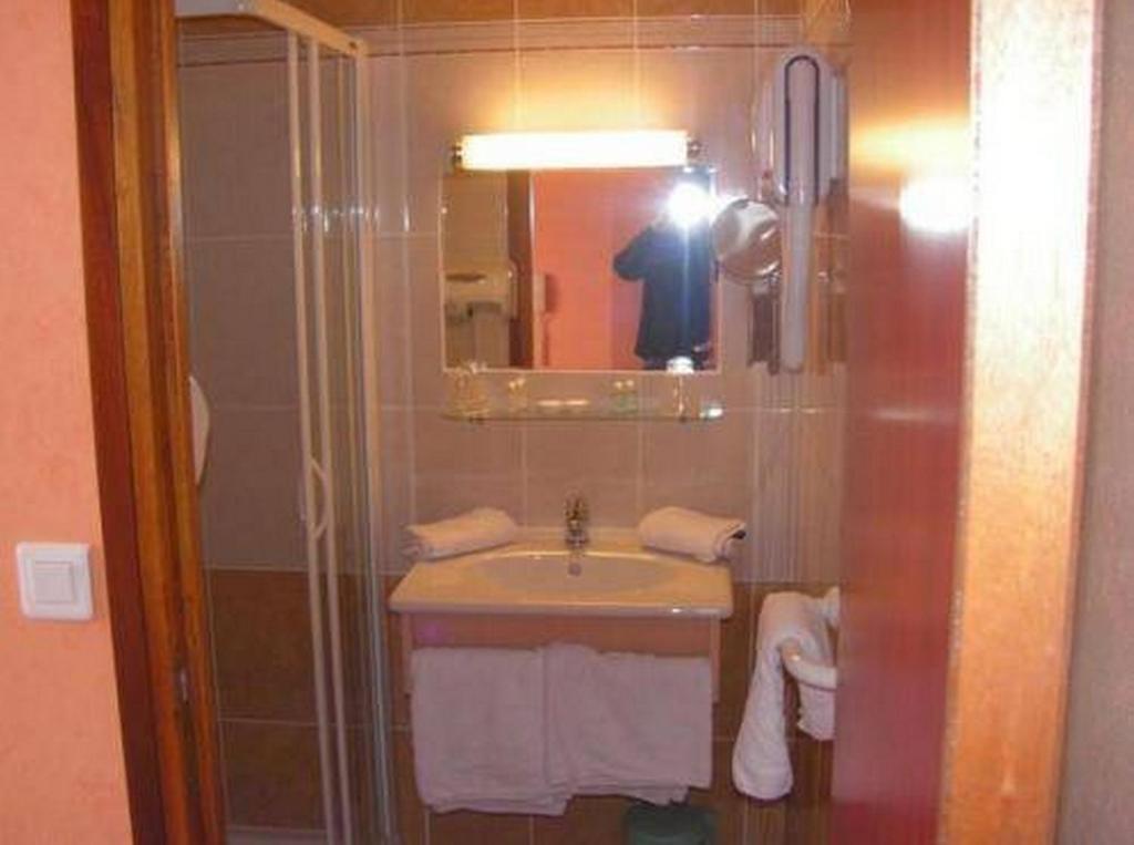 Au P'Tit Quinquin Hotel Le Val-Saint-Père Cameră foto